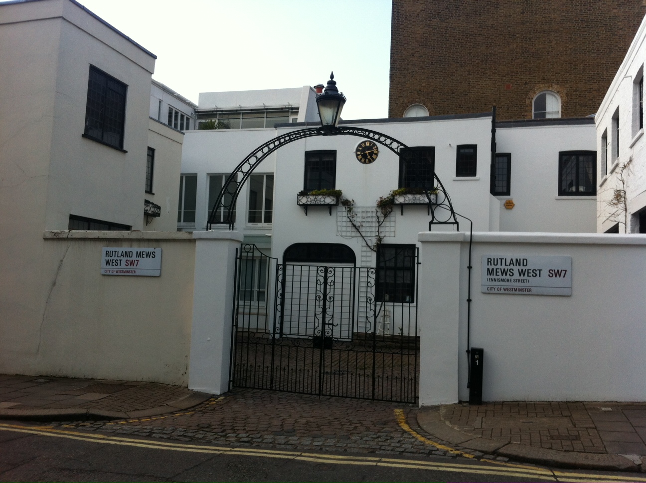 Urban Wandering Paddington to Sloane Square In Search of Space