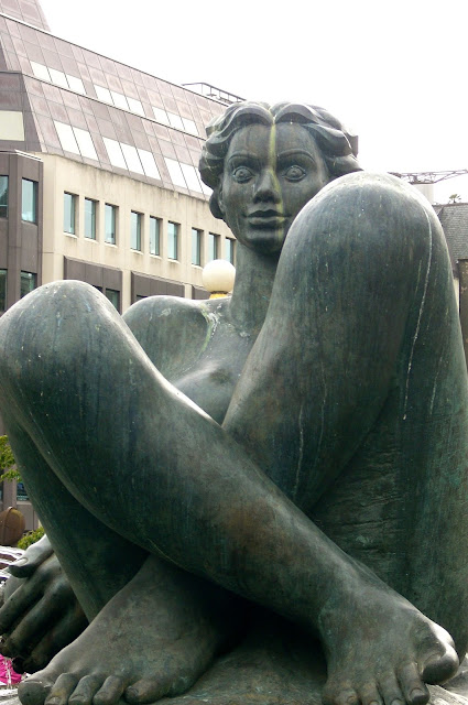 statue in victoria square birmingham england