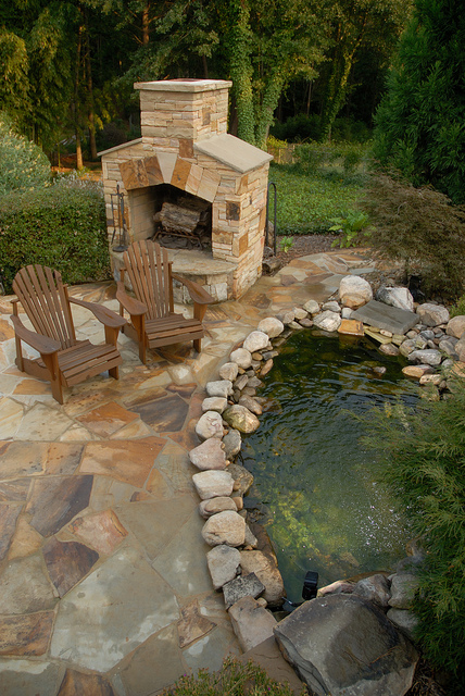 outdoor-fireplace-design-backyard