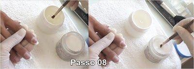 passando gel e acrygel nas unhas