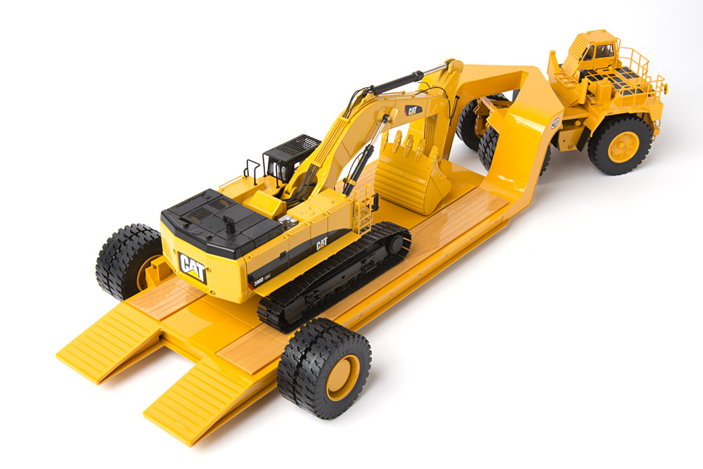 Cat 777 Haul Truck and 776 Tractor with MET-185 pre