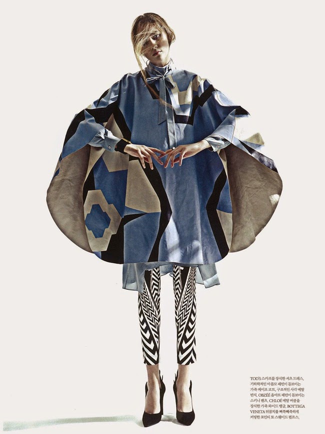 Galleria Korea September 2014, Lia Tod's 2014 AW Light Blue Graphic Cape Editorials