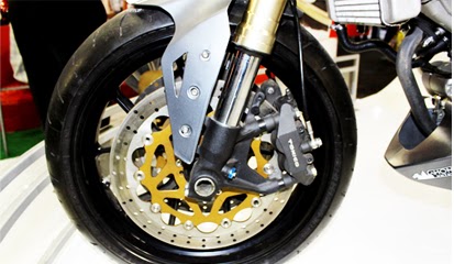 Tips dan Cara Mudah Cek Kondisi Kaliper Rem Cakram Motor Tips dan Cara Mudah Cek Kondisi Kaliper Rem Cakram Motor