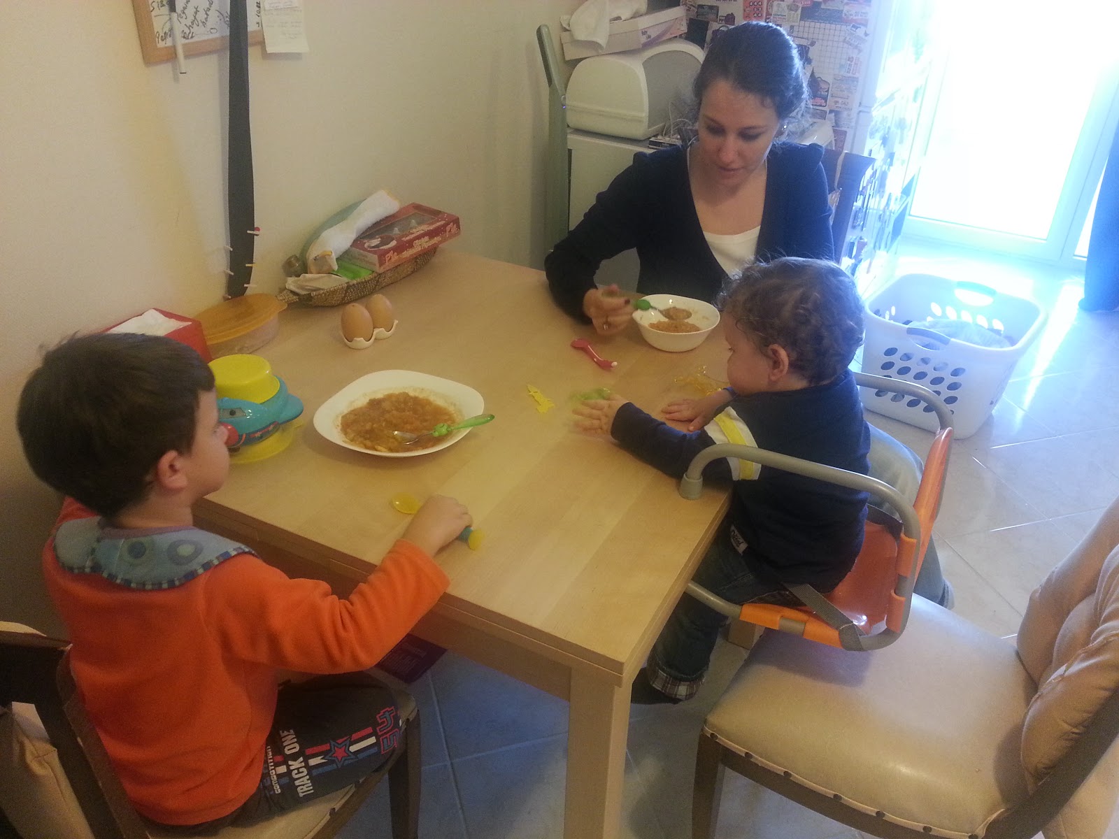 Önce Kadın Sonra Anne Mama sandalyesi ve portatif mama sandalyeleri