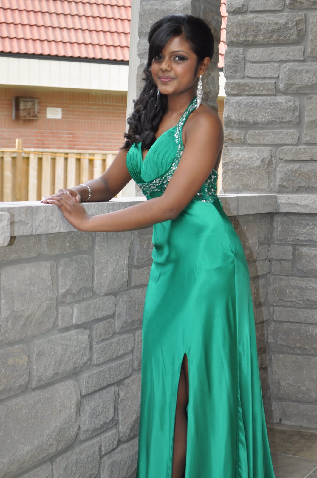 SoPosh Emerald Green Dress Prom time Hair and Makeup! Make those