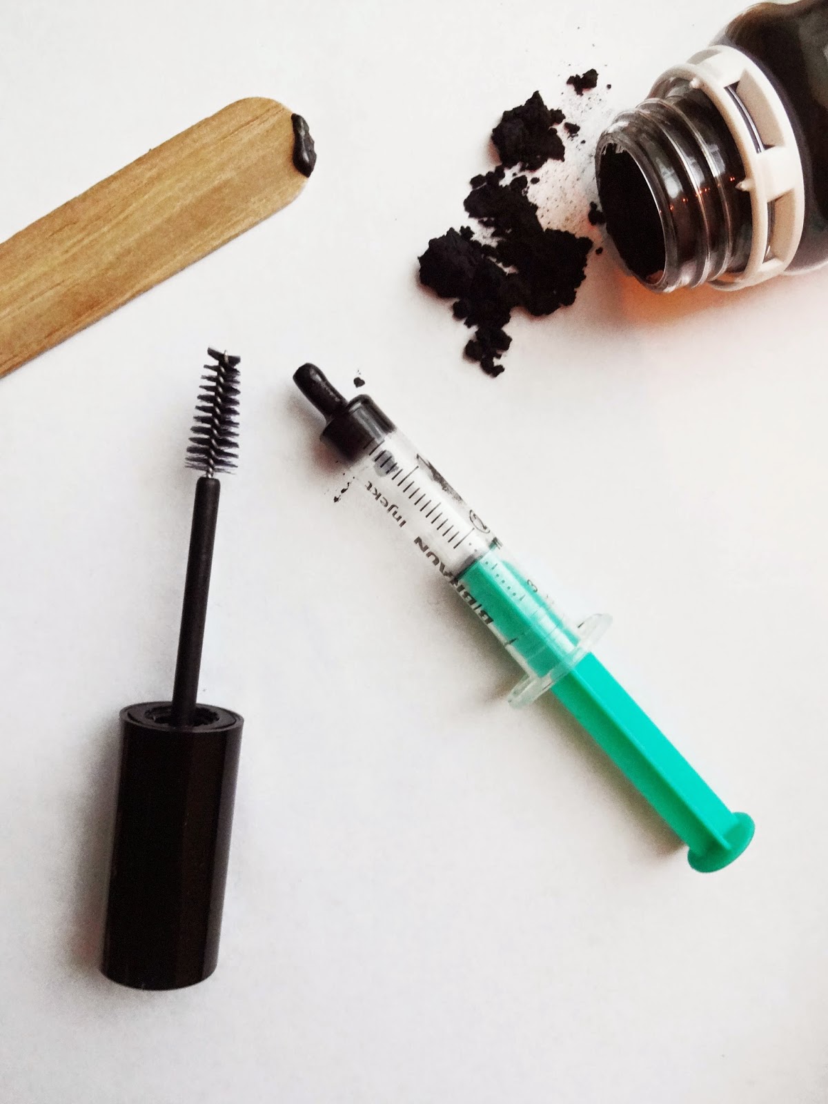 basteln malen Kuchen backen Mascara selber machen