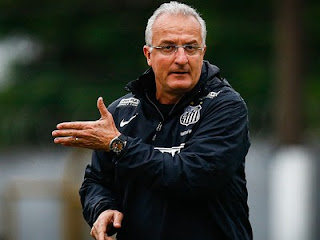 Dorival Júnior adota marcação sob pressão desde o início dos jogos (Foto: Ricardo Saibun/Santos FC)