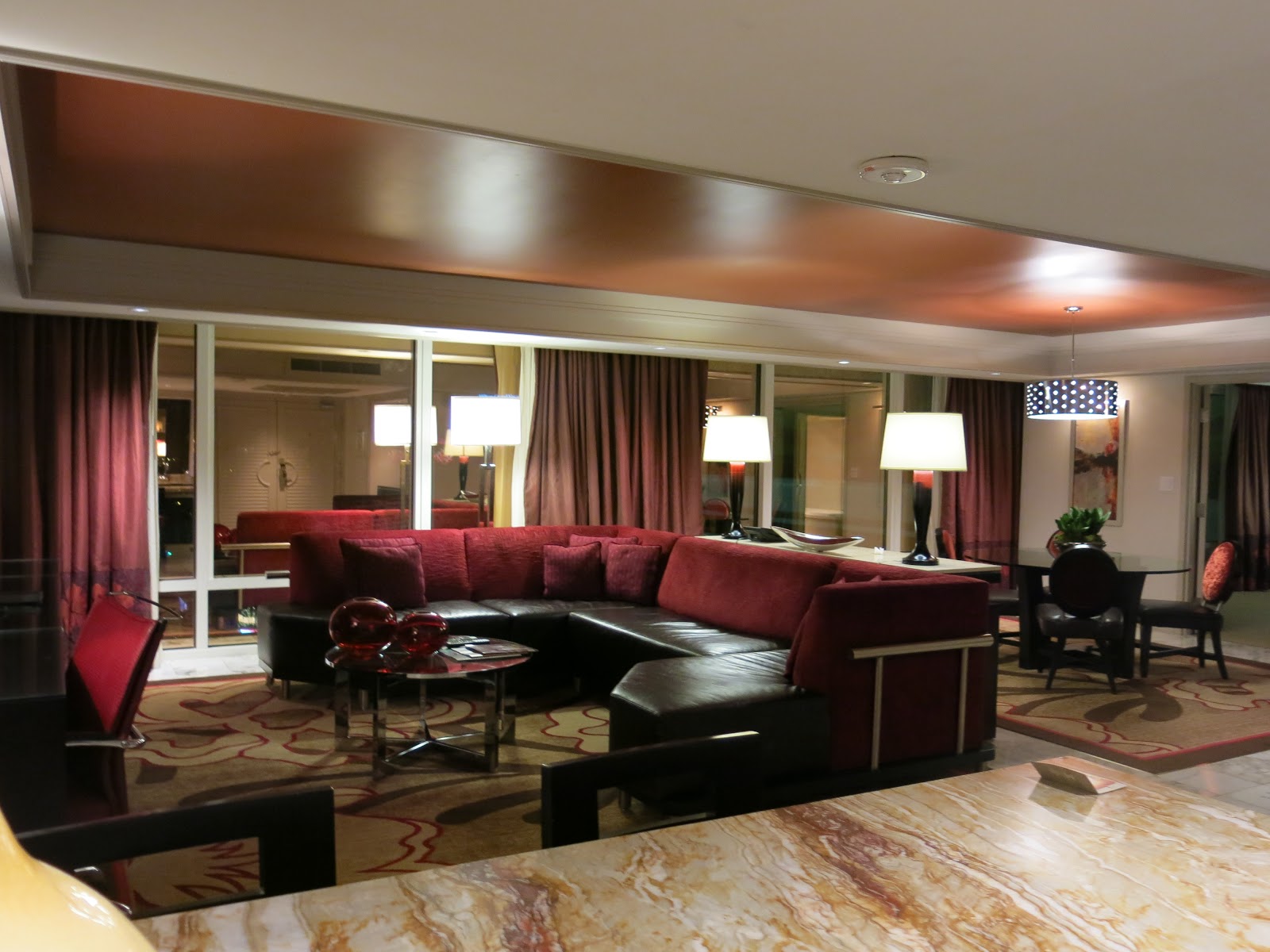 Las Vegas Daze Mirage One Bedroom Tower Suite Via Myvegas