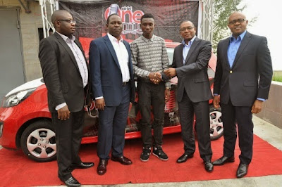 19 year old wins Airtel One Mic Talent Show, gets brand new car