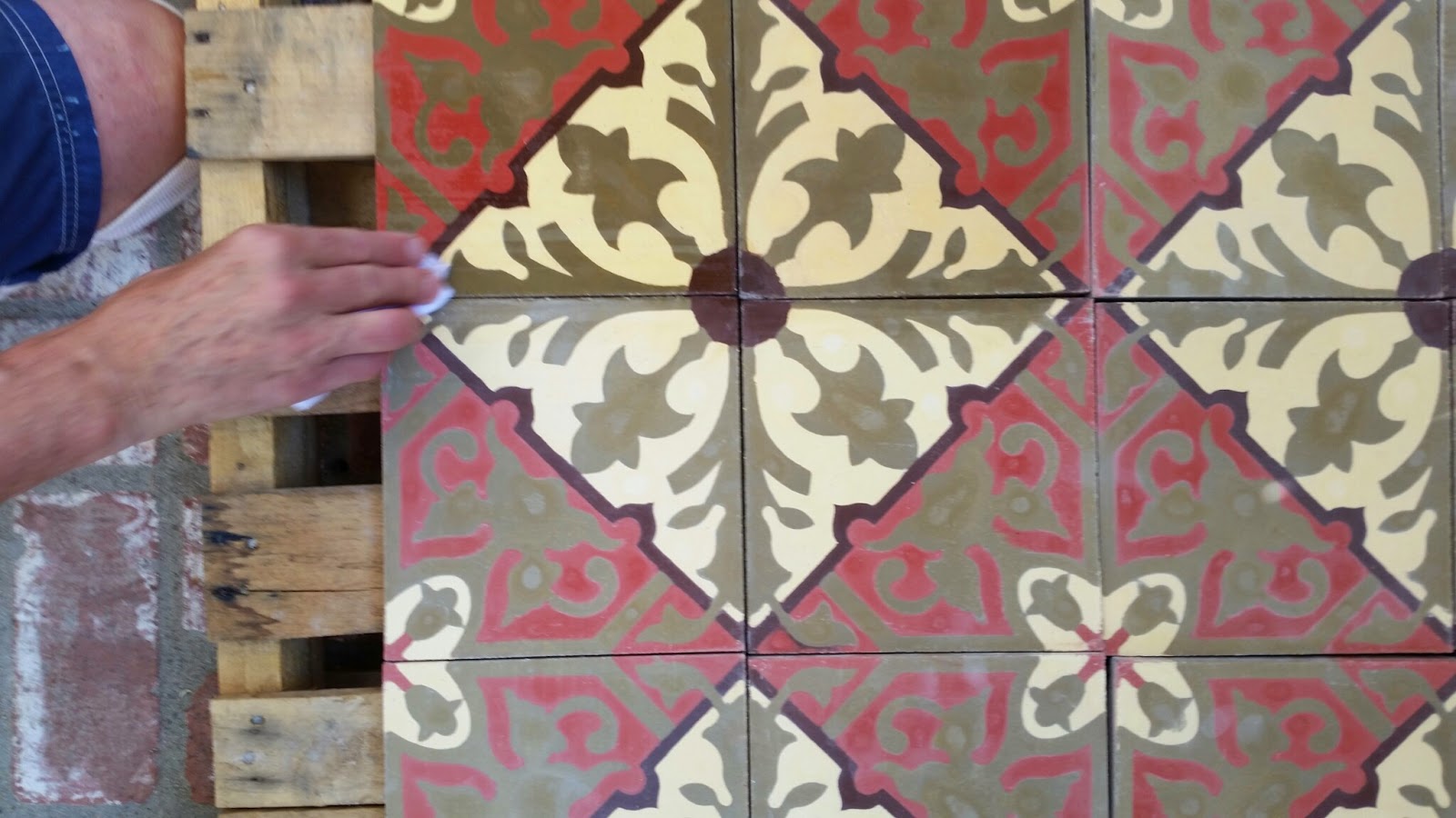 Avente tile talk