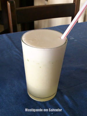 Água Doce Cachaçaria: Suco de Abacaxi com Hortelã Água Doce Cachaçaria: Suco de Abacaxi com Hortelã