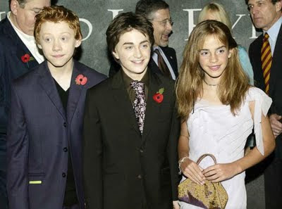 Evolusi Pelakon Pelakon Filem Harry Potter Dari Kecil Hingga Dewasa harry potter cast through the years billyinfo7 Evolusi Pelakon Pelakon Filem Harry Potter Dari Kecil Hingga Dewasa
