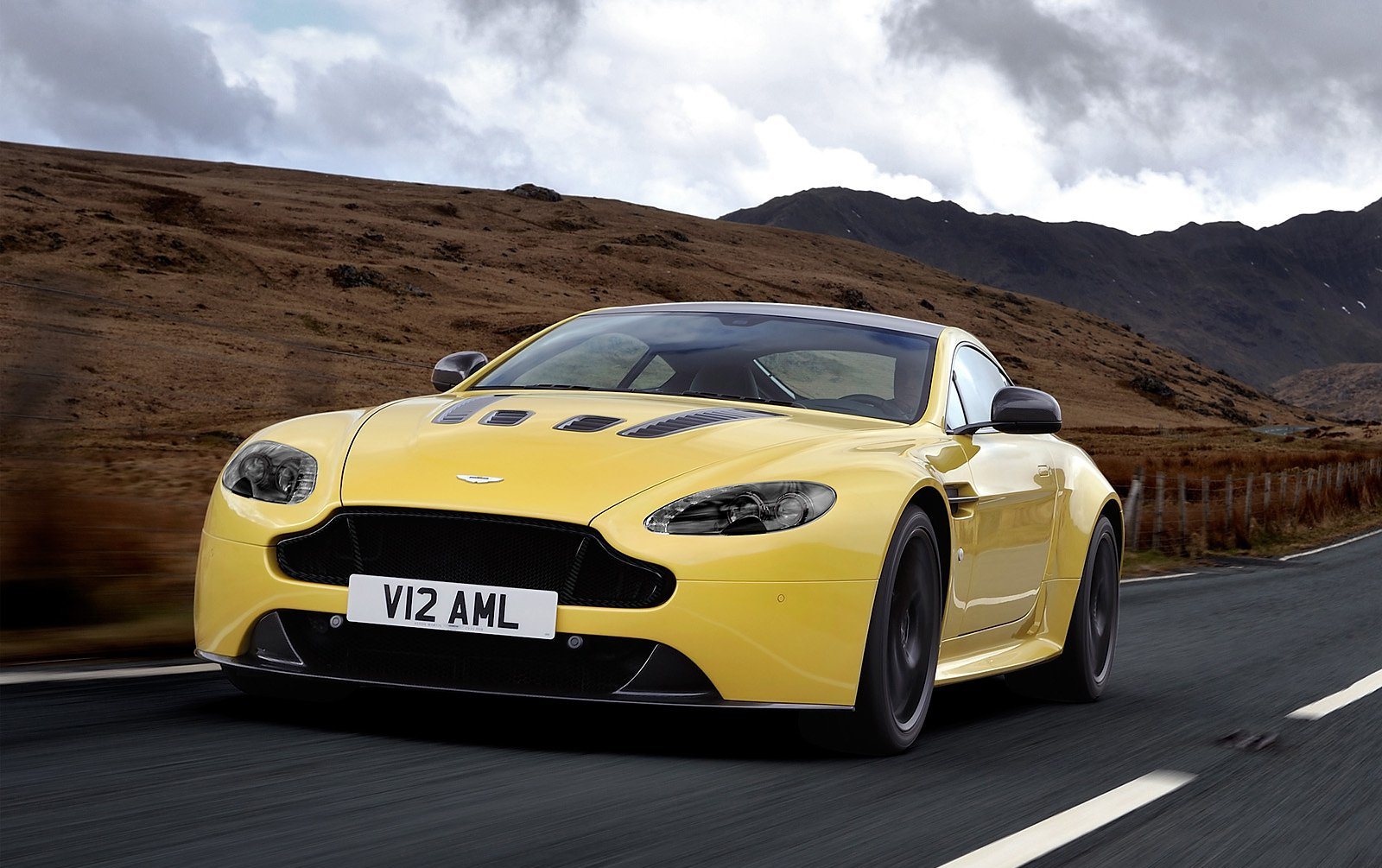Introducing The 2014 Aston Martin V12 Vantage S