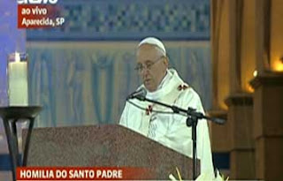 Papa Francisco destaca três posturas necessárias aos cristãos na primeira homília no Brasil