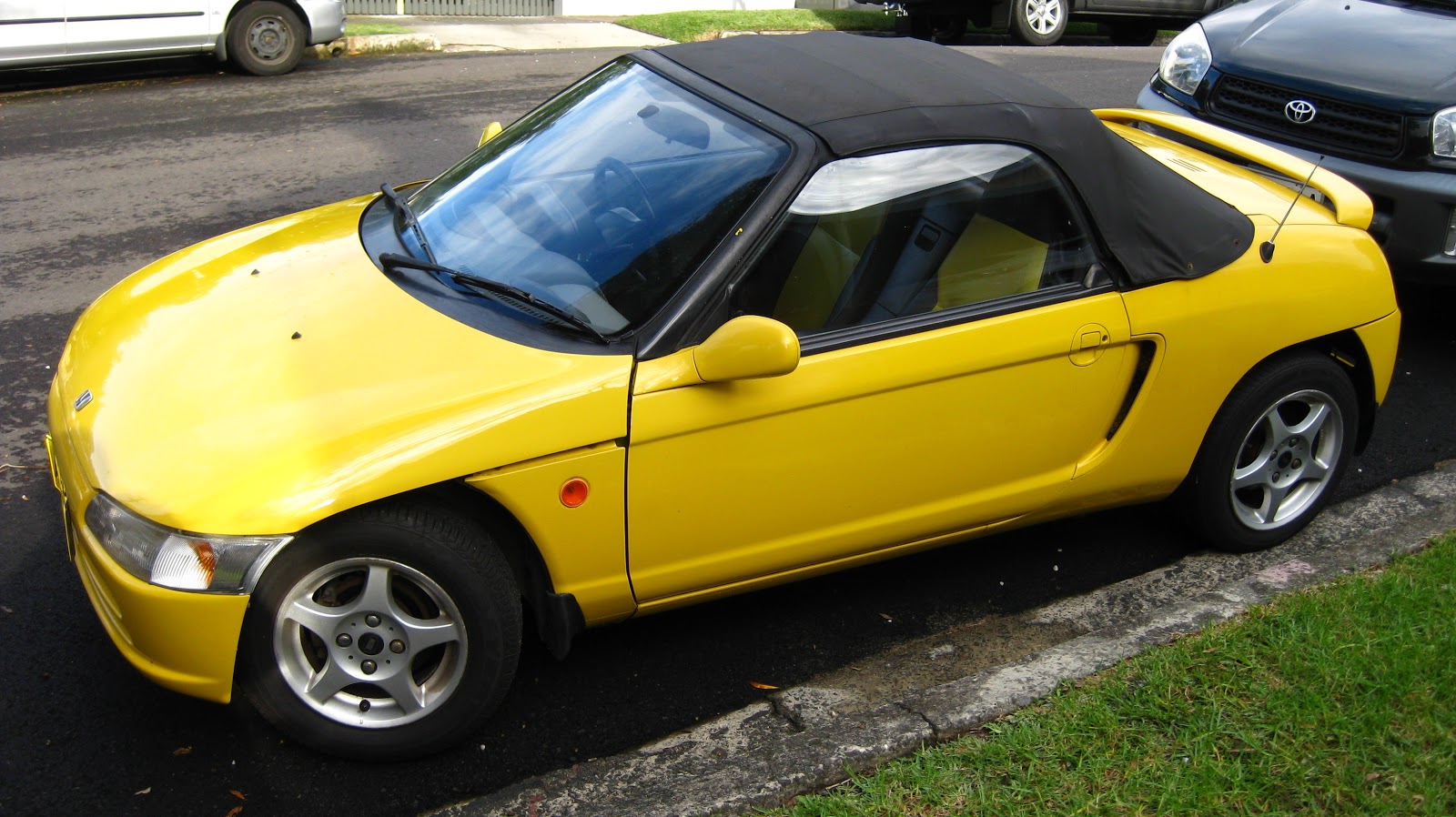 Aussie Old Parked Cars 1992 Honda Beat