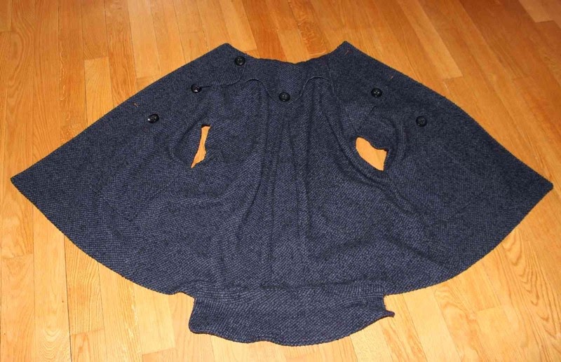 Refashion Coop A coat into a cape