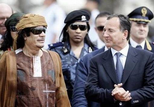 Potret Wanita-Wanita Pengawal Pemimpin Diktator Libya, Kolonel Moammar Gadhafi - the facemash post