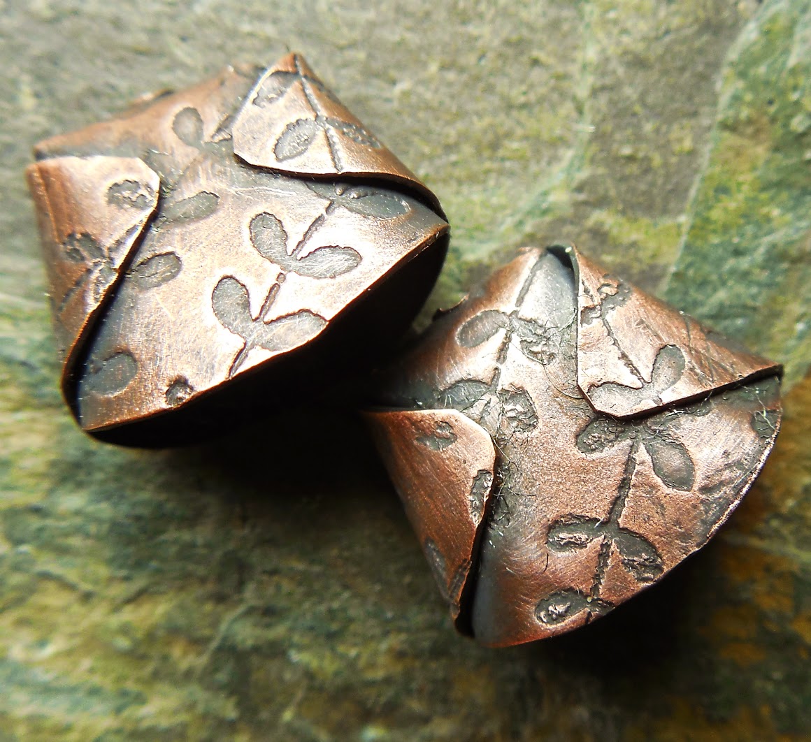 Make Your Own End Caps from Metal Discs / The Beading Gem