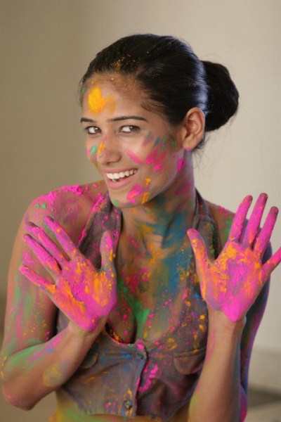 HOT Model Poonam Pandey hot Colorful Pictures 