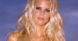 Elin Nordegren ~ Say 24 Lindsay Lohan Hands
