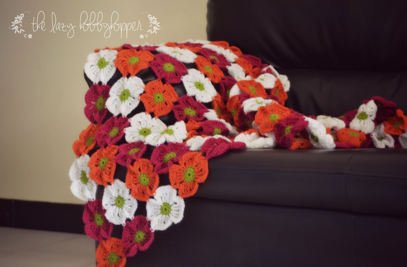 The Lazy Hobbyhopper Tropical blooms baby blanket