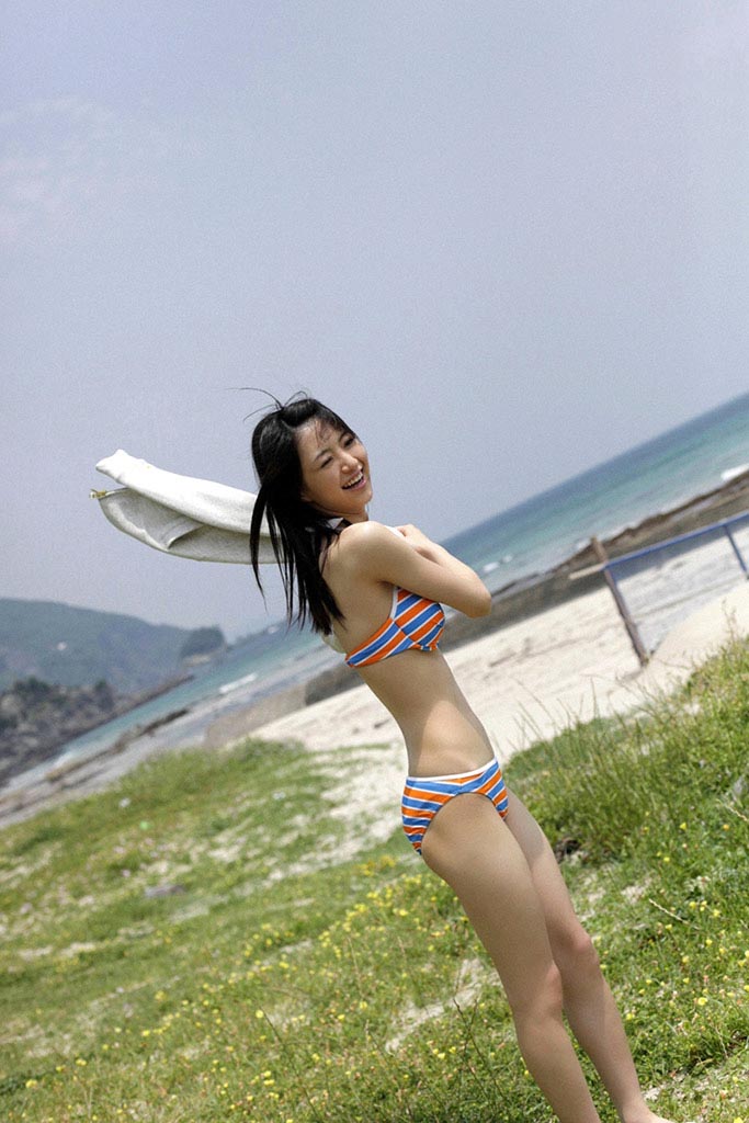 rina aizawa hot and sexy bikini photos 05