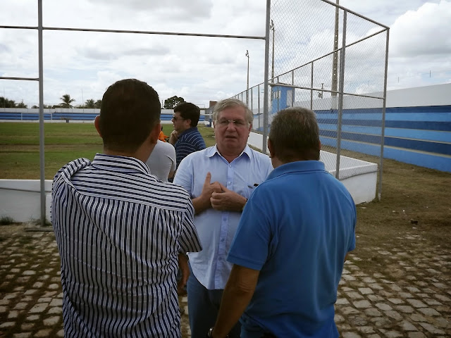 ALTO DO RODRIGUES: Prefeito Abelardo visita obras de reformas do estádio “Abelardão”