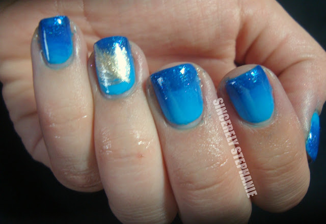 blue-gradient-nail-art