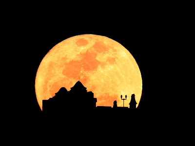 Fenomena supermoon terlihat di atas University of Florida