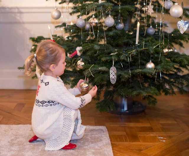 Princess Estelle Christmas 2014 Video & Photos