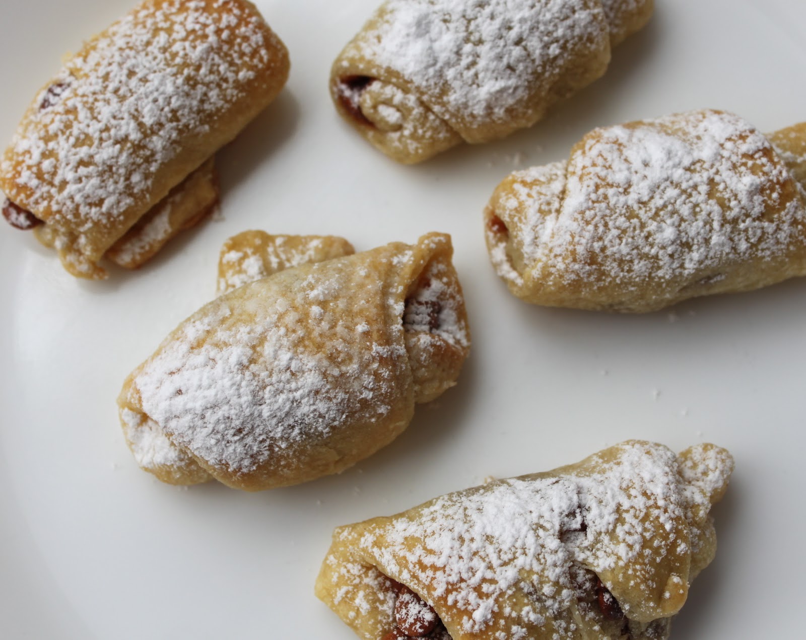 Cinnamon Crescent Rolls - Smashed Peas & Carrots