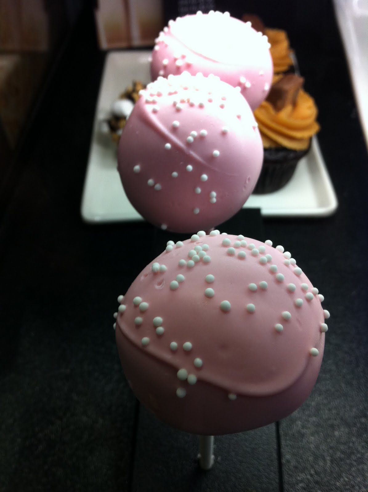 Maskinanu. Lollipop cake