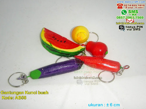 gantungan kunci buah bahan kayu