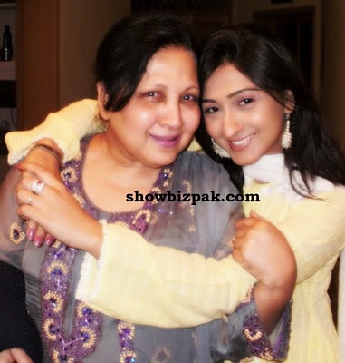 pakistani film actress deeba daughter actress deeba with daughter madiha rizvi celebritiescouples pakistani film actress deeba daughter actress deeba with daughter madiha rizvi celebritiescouples