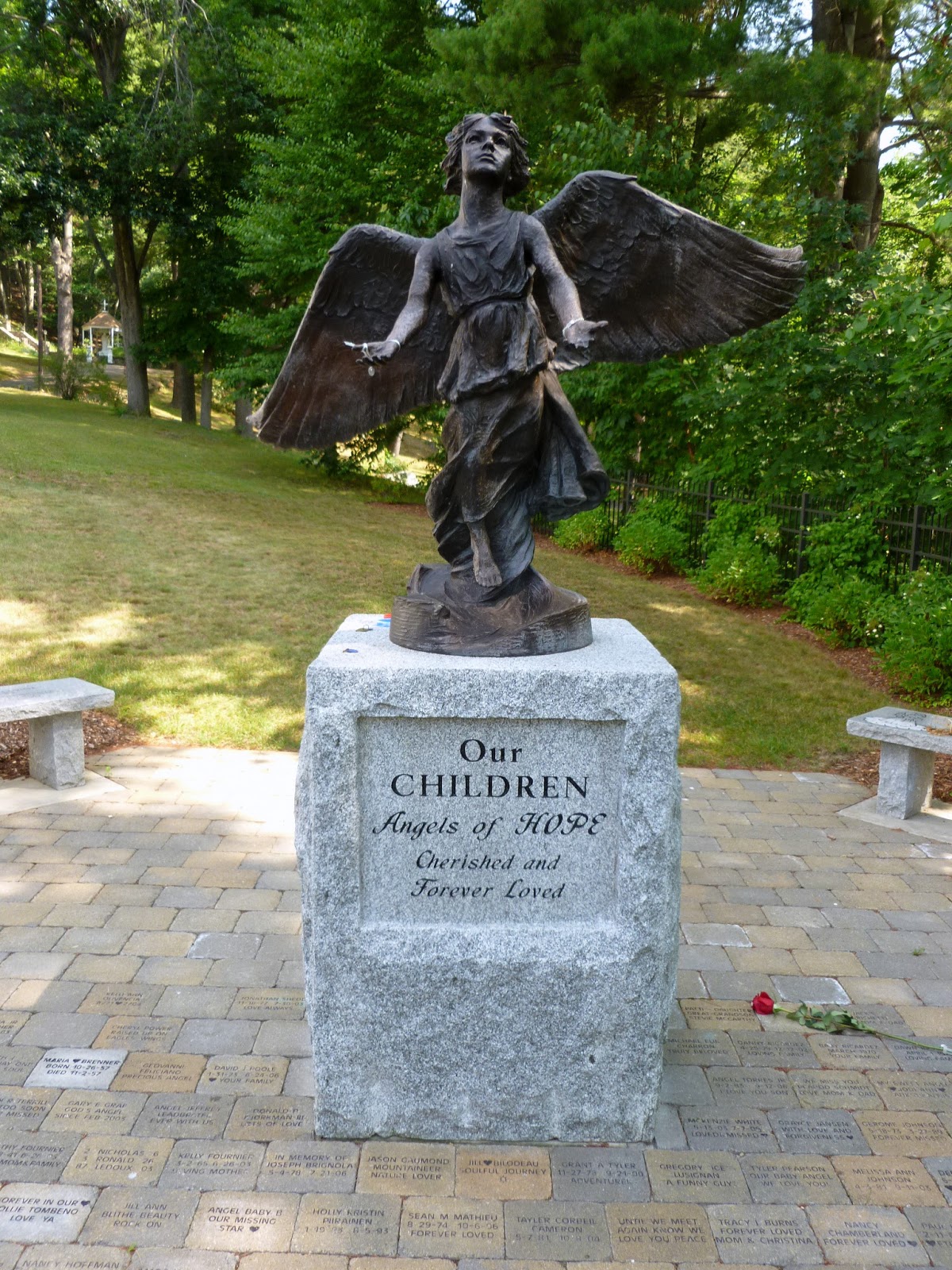 Photo-ops: Angel of Hope Statue: St. Anne Shrine - Sturbridge, MA