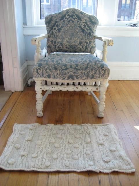 DIY sewater rug - Upcycling Home Decor Projects