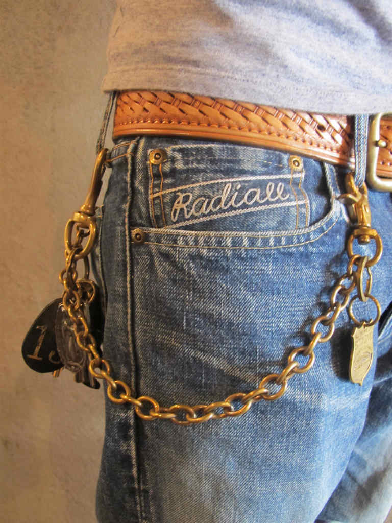 Emiliano: CLUCT EXTRA WALLET CHAIN
