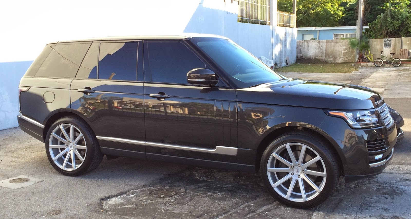 Exotic Cars on the Streets of Miami 2014 Range Rover Supercharged