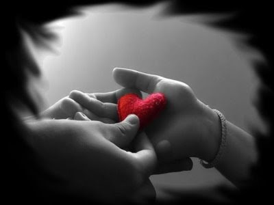 Corazon En Mano