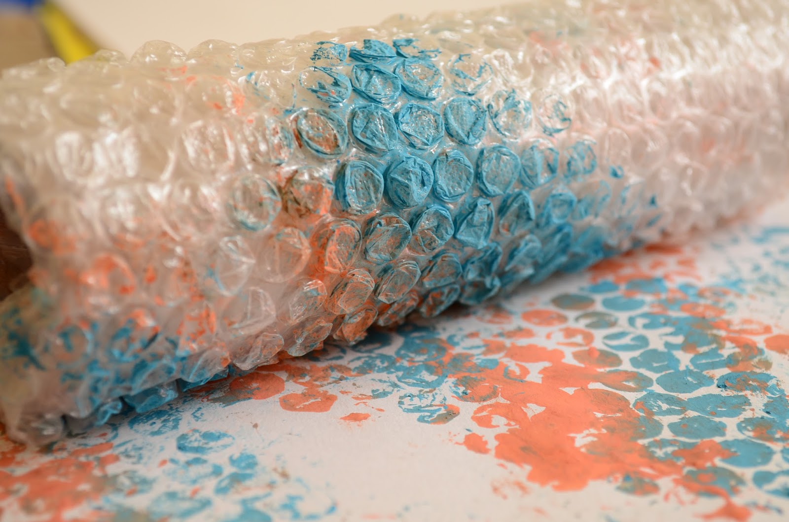 Practical Mom Paint with Bubble Wrap