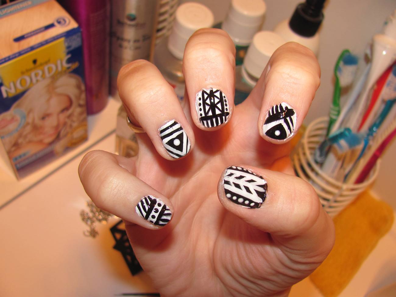 Easy fake nails designs white Easy fake nails designs white