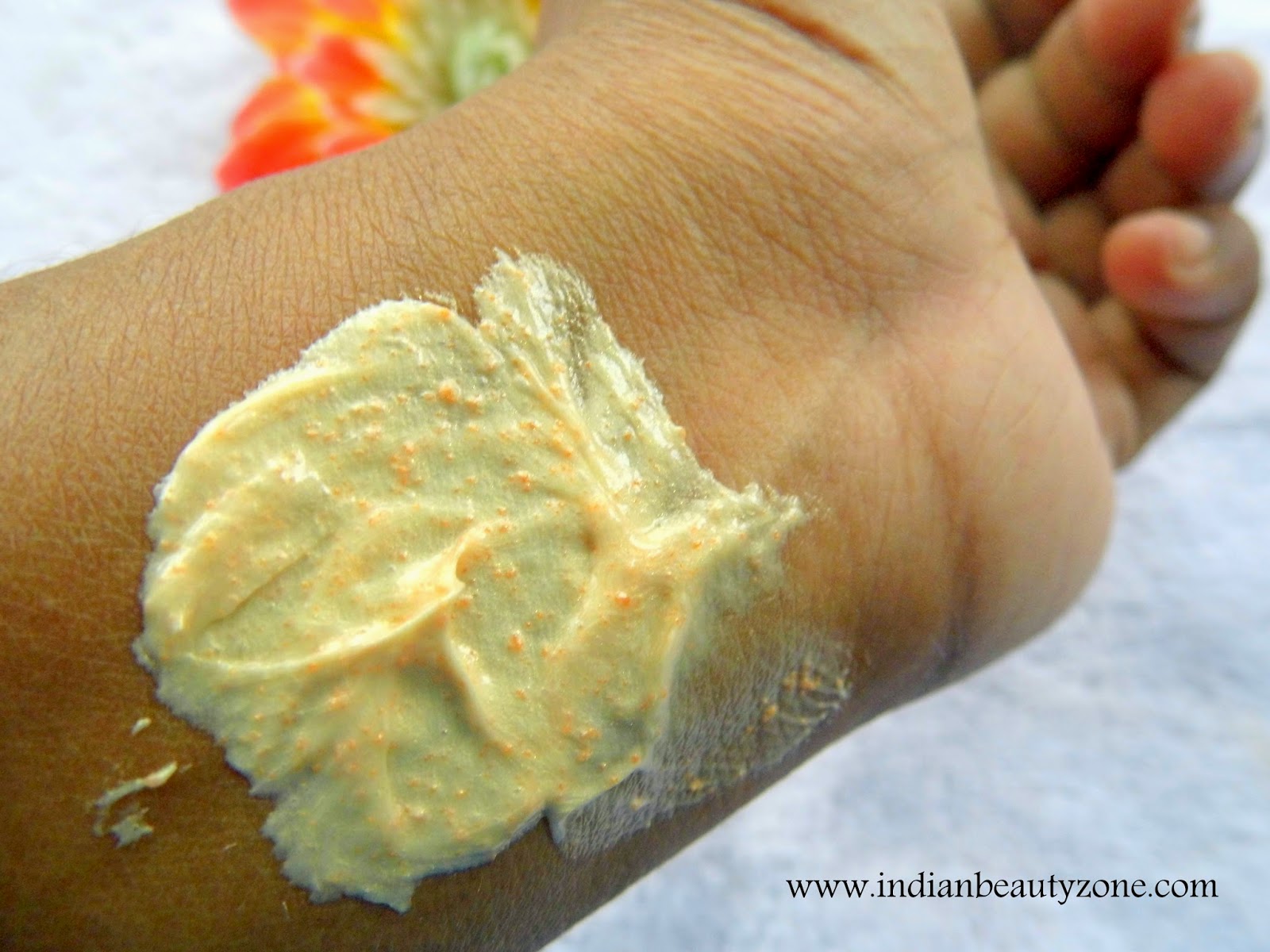 Indian Beauty Zone Nature's Essence Gold Cleansing Scrub Review