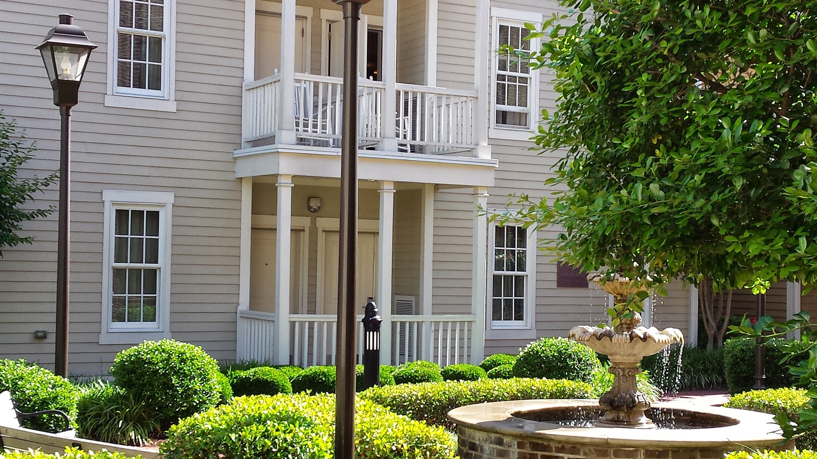 The HappiTraveler Residence Inn Savannah Downtown/Historic District