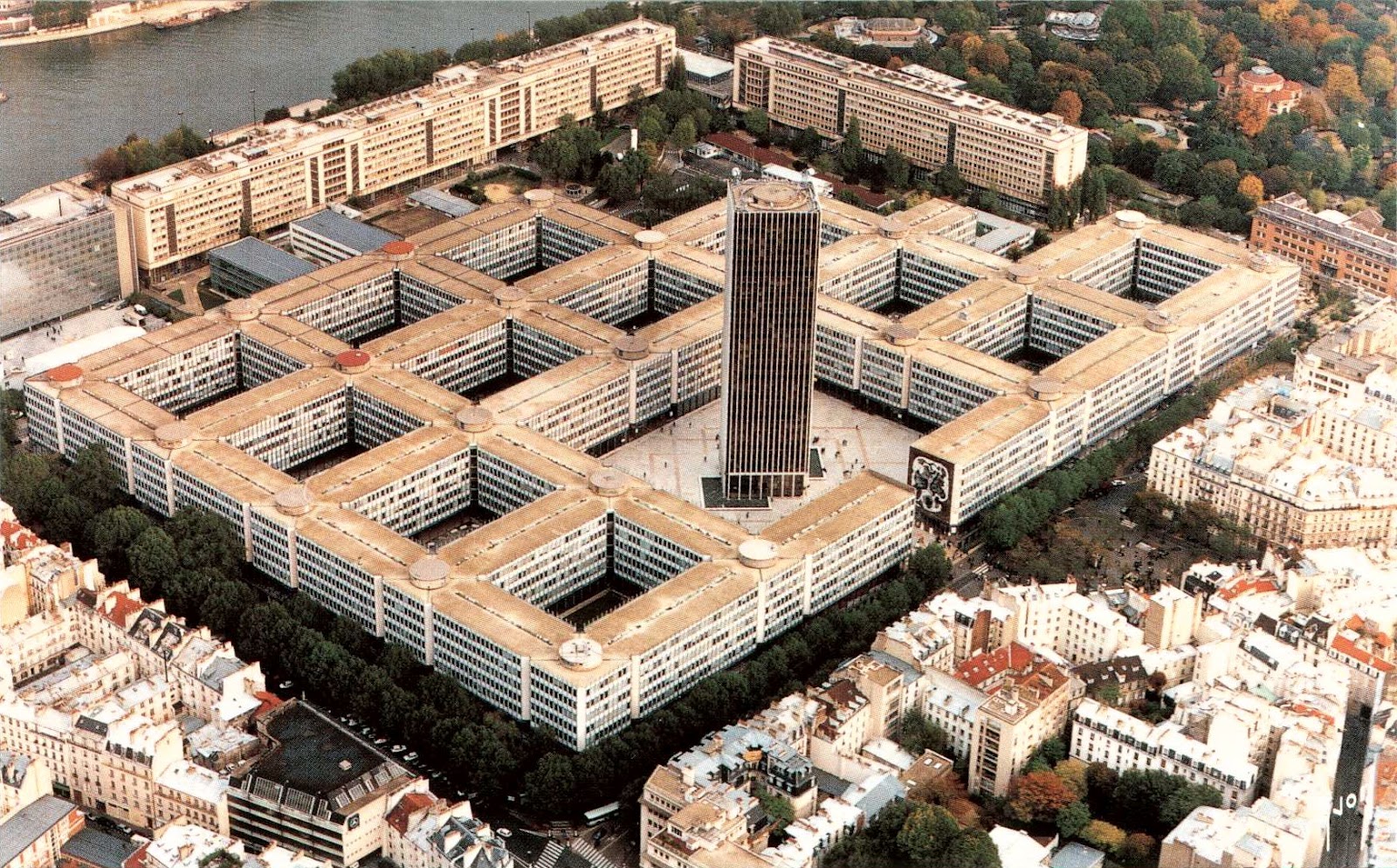 OTRO universidad pierre y marie curie, jussieu, parís