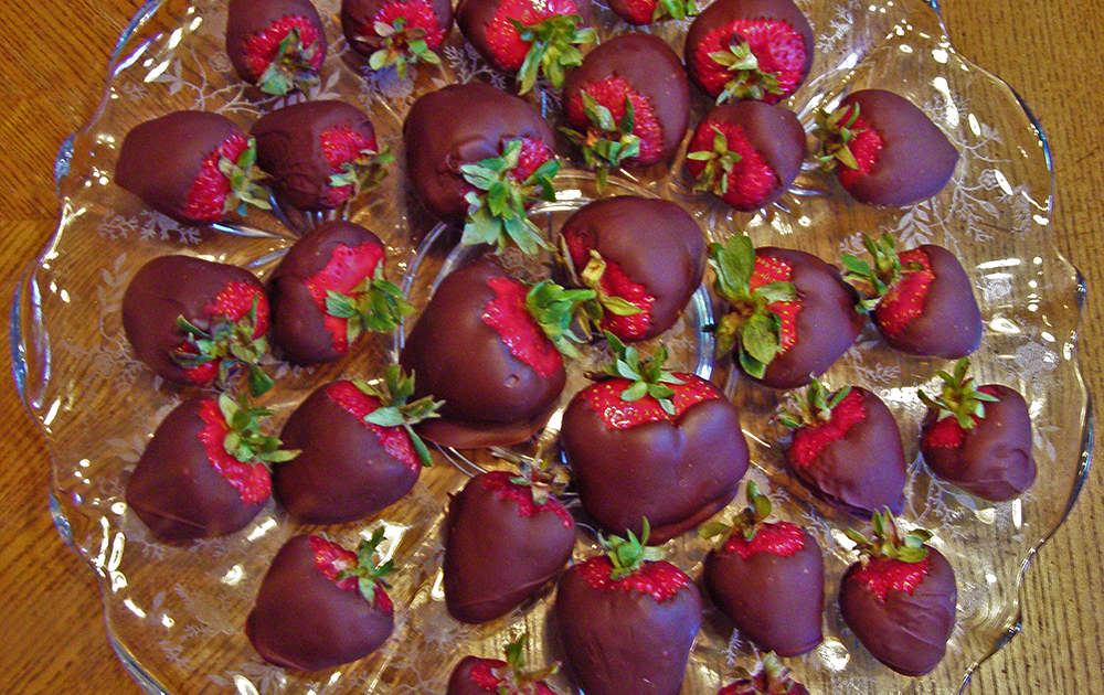 Seasonal Eating Chocolatedipped Strawberries for Potlucks