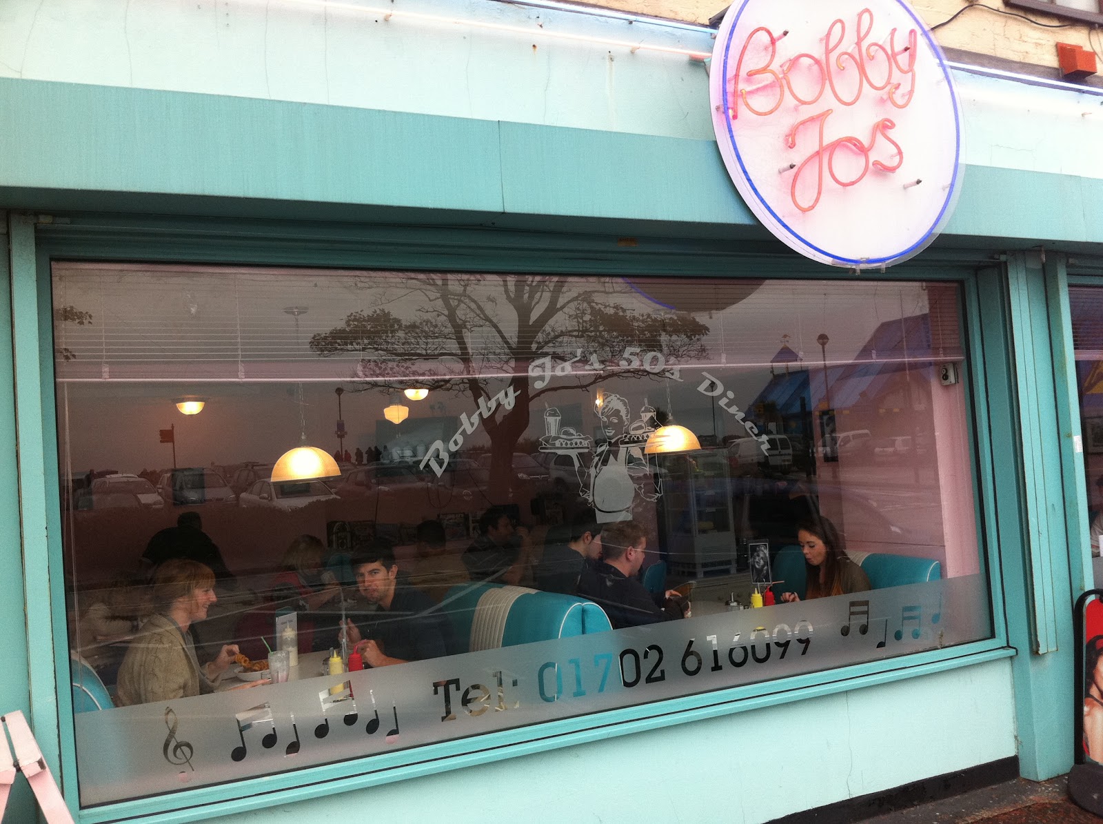 Eat the world Bobby Jo's 50's Diner, Southend