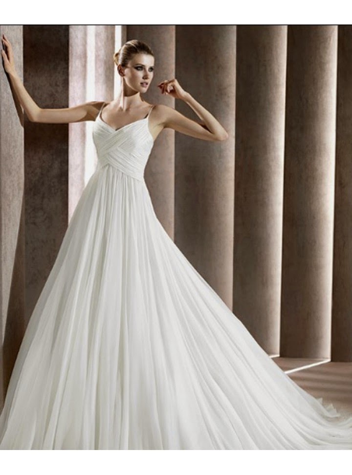 queusar: vestido de novia sin mangas, con tirantes delgados