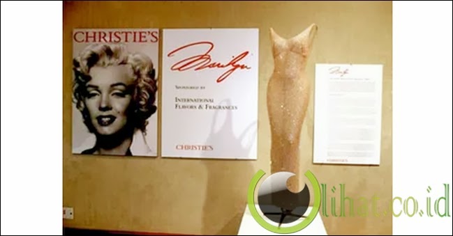 Gaun “Ulang Tahun” Marilyn Monroe Gaun “Ulang Tahun” Marilyn Monroe