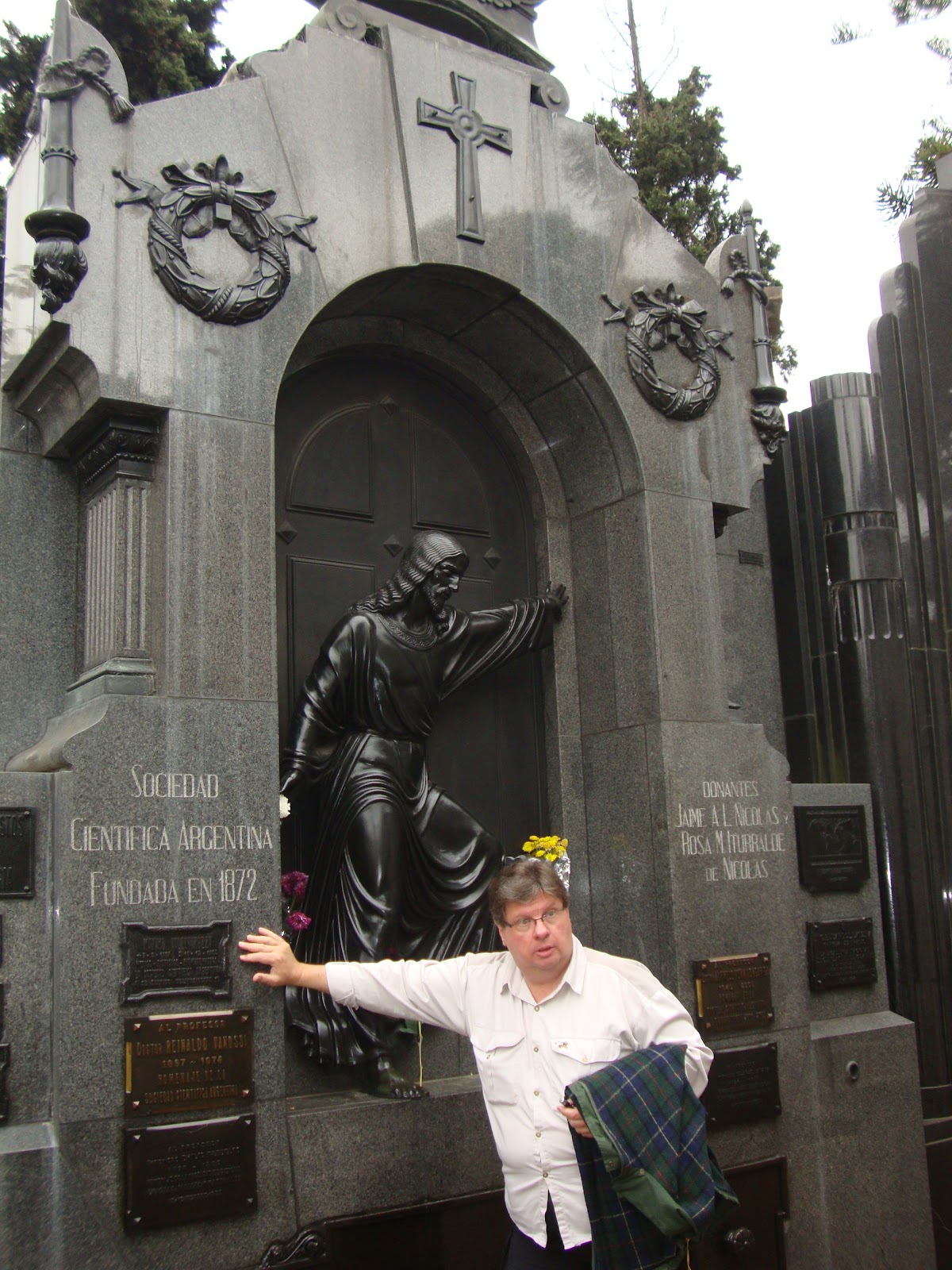 Daniel Pena dp Simbología VISITA GUIADA CEMENTERIO DE LA RECOLETA