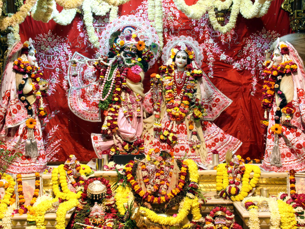 Divine Thought :: Temples, Mantras, Slokas, Festivals, Facts of God: Iskcon  Radha Krishna | Radha Krishna